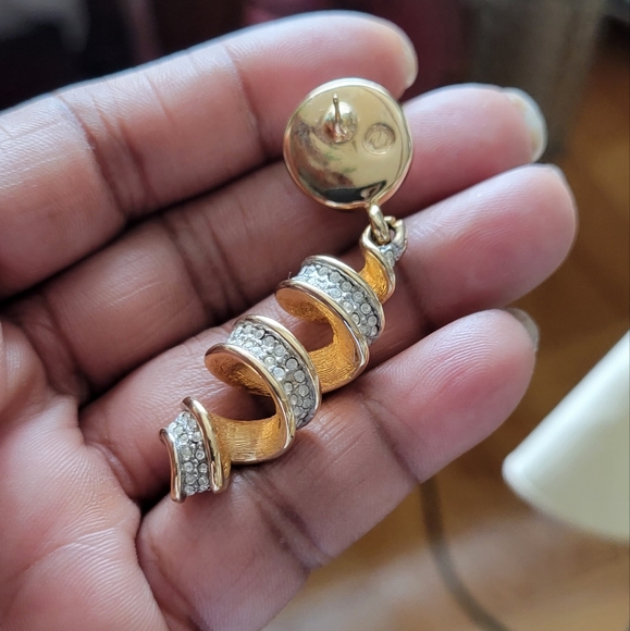 GORGEOUS Vintage Swarovski Pierced Earrings - Picture 2 of 3